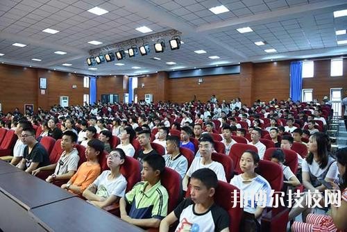 成都溫江區(qū)燎原職業(yè)技術學校2020年報名條件、招生要求、招生對象