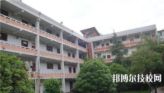 清鎮中等職業技術學校2020年報名條件、招生要求、招生對象