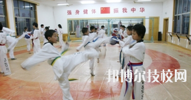 嘉峪關(guān)體育運(yùn)動(dòng)學(xué)校2020年報(bào)名條件、招生要求、招生對象