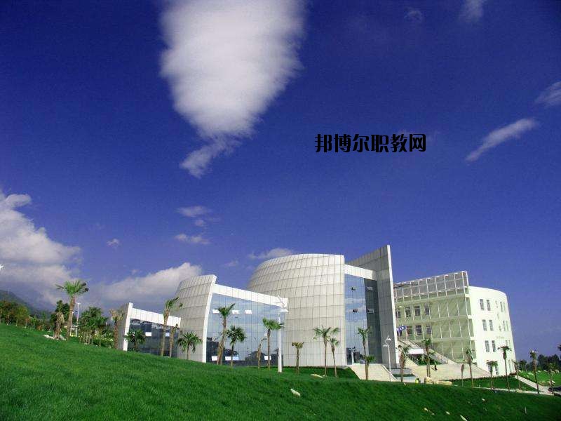 來鳳中等職業技術學校2020年報名條件、招生要求、招生對象
