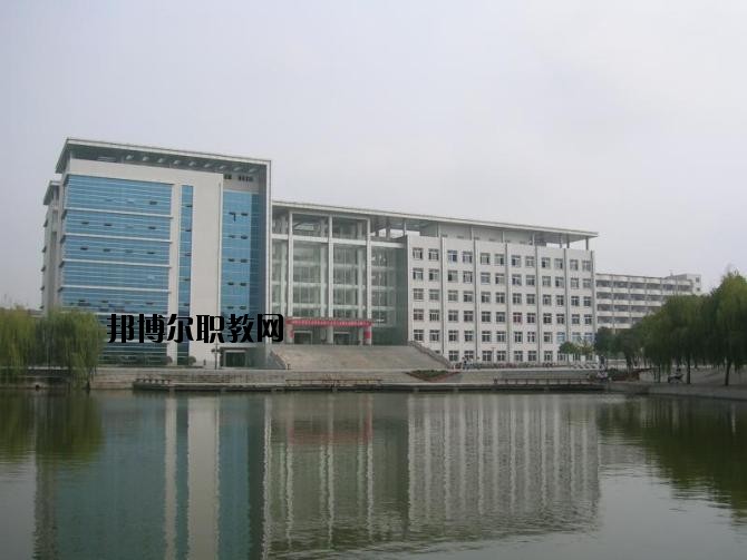 永仁縣職業(yè)高級(jí)中學(xué)2020年招生辦聯(lián)系電話(huà)