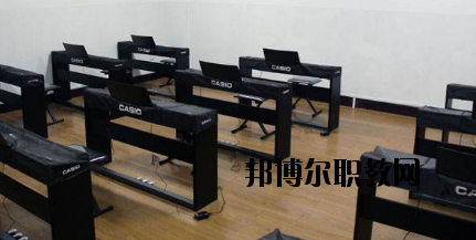 酒泉農(nóng)墾技工學(xué)校2020年報(bào)名條件、招生要求、招生對(duì)象