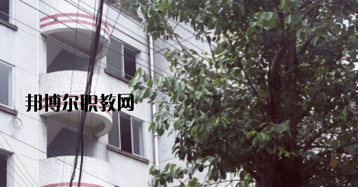 廣西工貿(mào)職業(yè)技術(shù)學(xué)校2020年報名條件、招生要求、招生對象 