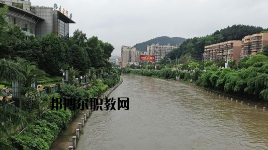 貴陽長征職業技術學校2020年報名條件、招生要求、招生對象