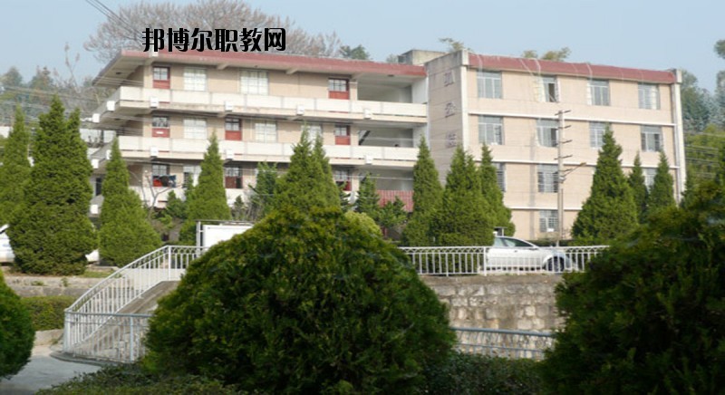 保山隆陽區(qū)職業(yè)技術(shù)學(xué)校2020年報(bào)名條件、招生要求、招生對(duì)象