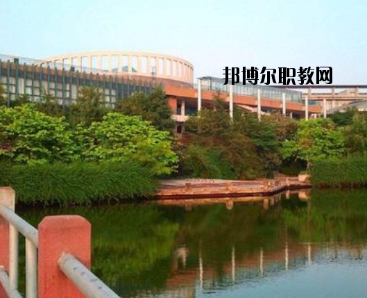 宜昌體育運(yùn)動學(xué)校2020年報名條件、招生要求、招生對象