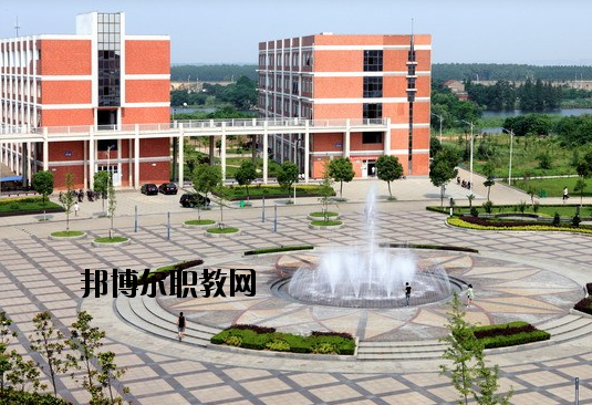 蕪湖信息科技學(xué)校2020年報名條件、招生要求、招生對象