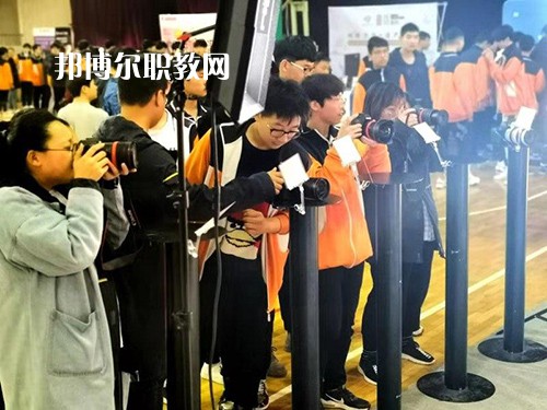 泰州市鳳凰藝術(shù)學(xué)校2021年報名條件、招生要求、招生對象