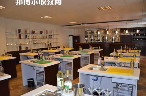 貴州旅游學校2022年學費、收費多少