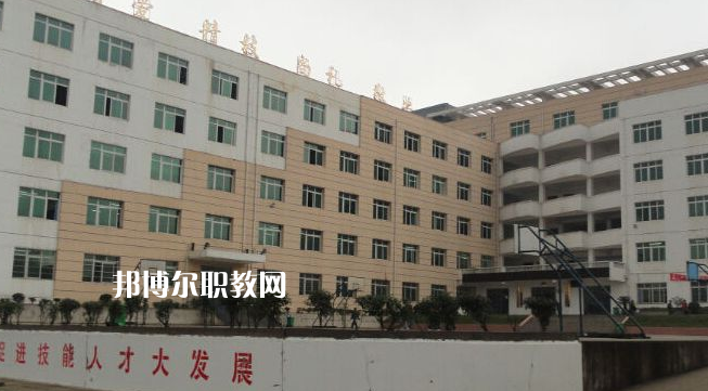 六枝特區(qū)技工學(xué)校2022年報(bào)名條件、招生要求、招生對(duì)象