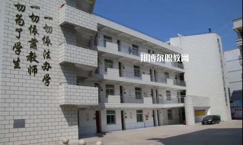 阜陽現(xiàn)代職業(yè)教育學(xué)校2022年報名條件、招生要求、招生對象
