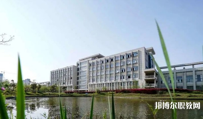 2024蕪湖汽車工程學校招生計劃 招生人數(shù)是多少(附要求、條件、對象)
